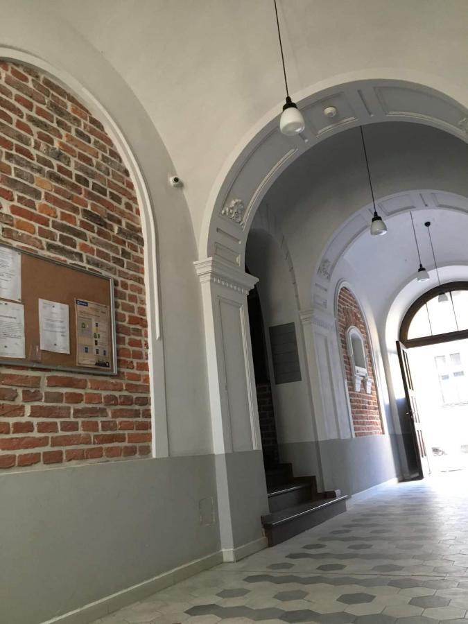 Goldfinger 3-Bed Unique Apartment In The Heart Of Podgorze كراكوفيا المظهر الخارجي الصورة